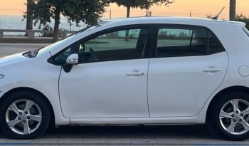 
									Toyota Auris 2012 lleno								
