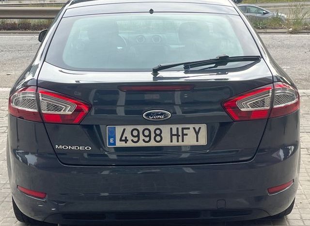 
								Ford Mondeo 2012 lleno									