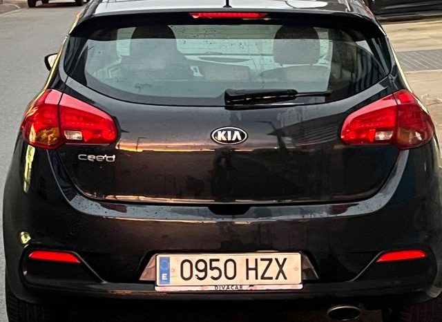 
								KIA Ceed 2014 lleno									
