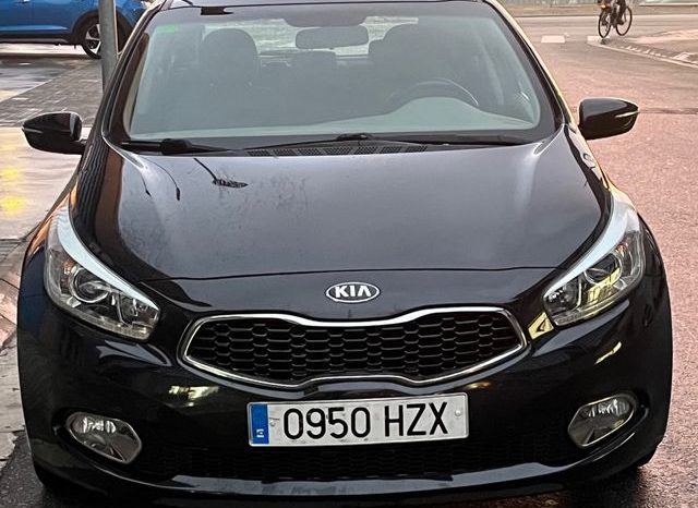 
								KIA Ceed 2014 lleno									