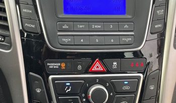 
									Hyundai i30 2015 lleno								
