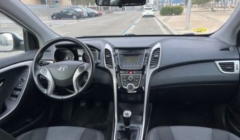 
									Hyundai i30 2015 lleno								