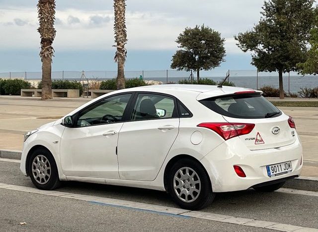 
								Hyundai i30 2015 lleno									