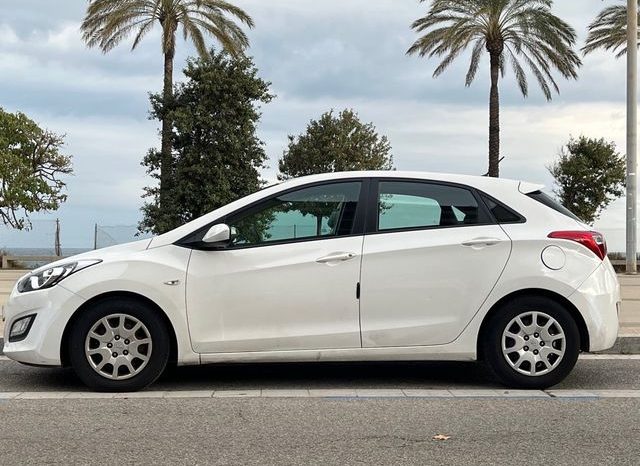 
								Hyundai i30 2015 lleno									