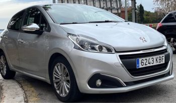 
									Peugeot 208 2017 lleno								