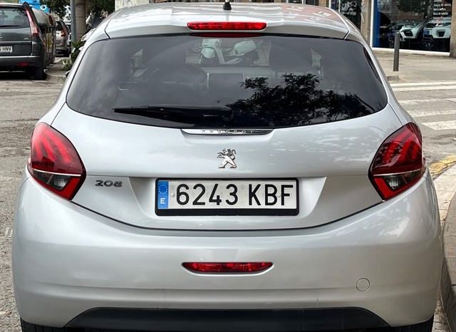 
								Peugeot 208 2017 lleno									