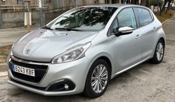 
									Peugeot 208 2017 lleno								