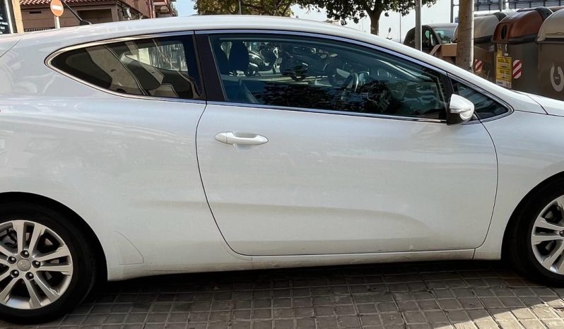 
								KIA Ceed 2014 lleno									