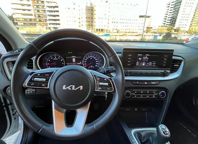 
								KIA Ceed 2022 lleno									