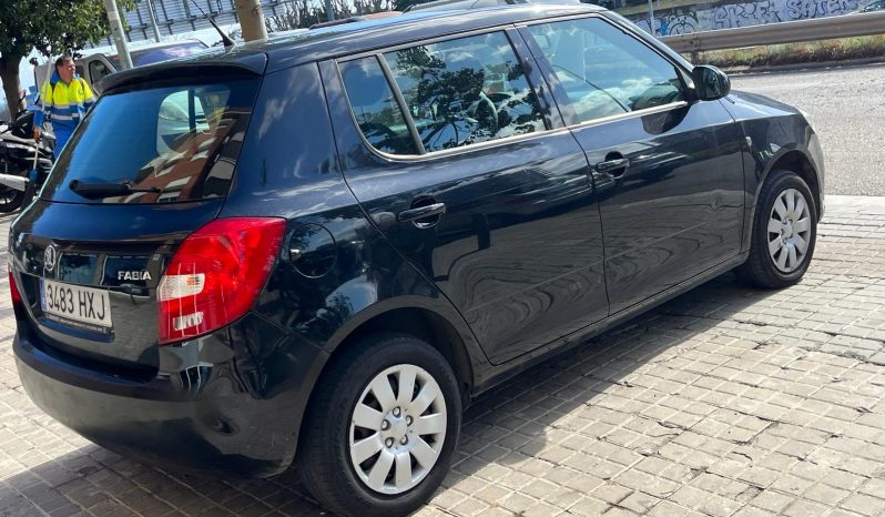 
								Skoda Fabia 2014 lleno									