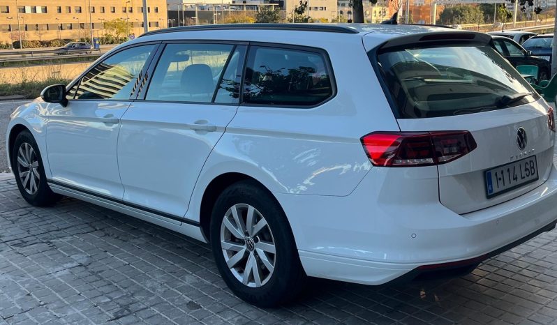 
								Volkswagen Passat 2021 lleno									