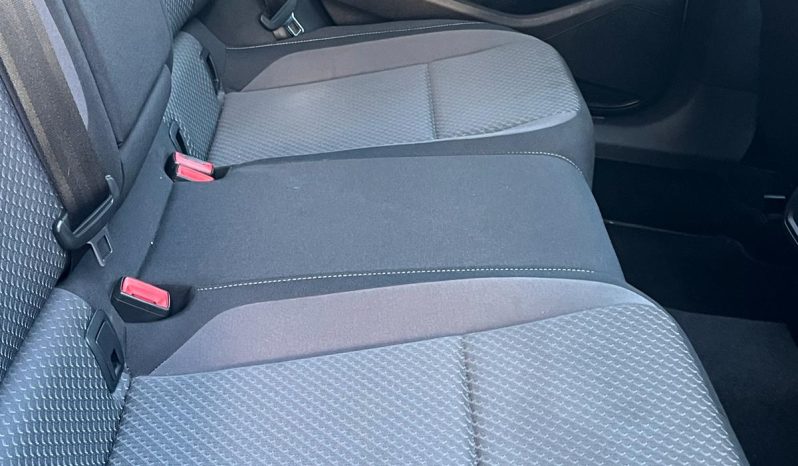 
								Volkswagen Passat 2021 lleno									