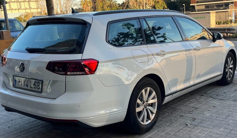 
								Volkswagen Passat 2021 lleno									