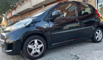 
									Peugeot 107 2010 lleno								
