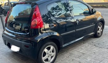 
									Peugeot 107 2010 lleno								