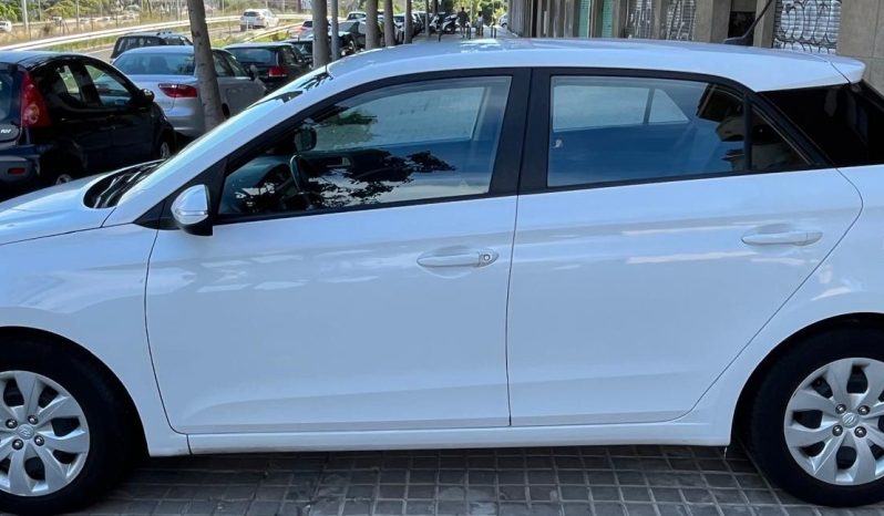 
								HYUNDAI I20 2018 lleno									