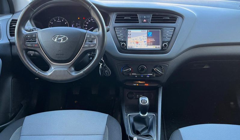 
								HYUNDAI I20 2018 lleno									