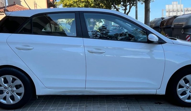 
								HYUNDAI I20 2018 lleno									