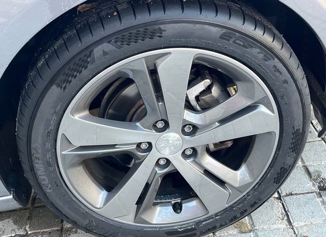 
								PEUGEOT 308 2018 lleno									