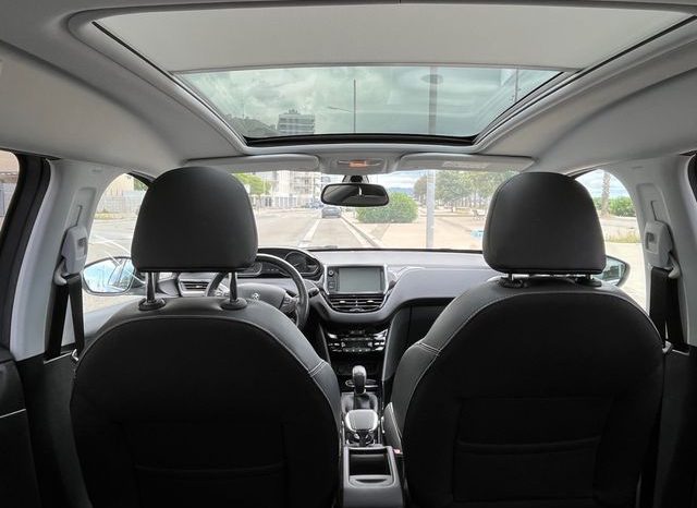 
								PEUGEOT 2008 2017 lleno									