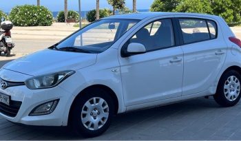 
									HYUNDAI i20 2012 lleno								