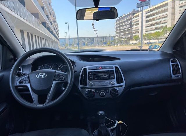 
								HYUNDAI i20 2012 lleno									