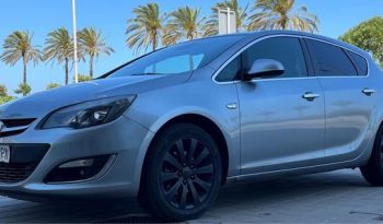 
									Opel Astra 2014 lleno								