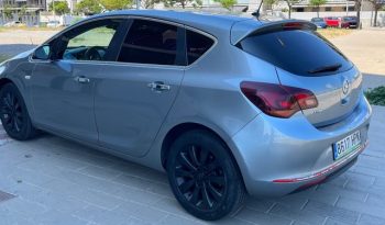 
									Opel Astra 2014 lleno								