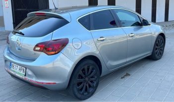 
									Opel Astra 2014 lleno								