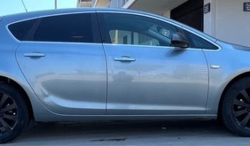 
									Opel Astra 2014 lleno								