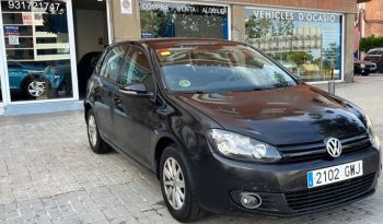 
									VOLKSWAGEN GOLF 2013 lleno								