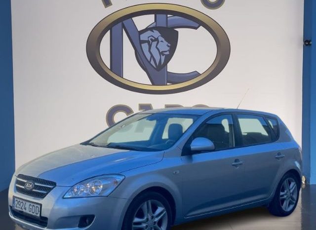 
								Kia Ceed 2008 lleno									