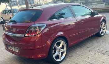 
									Opel Astra 2006 lleno								