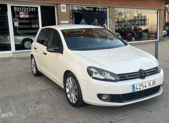 
								Volkswagen Golf 2012 lleno									