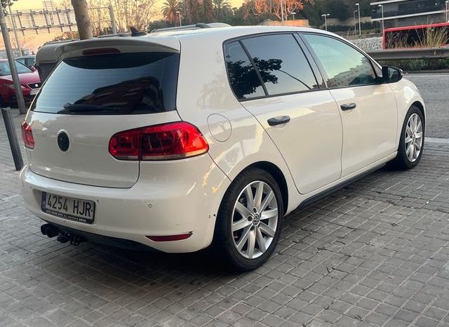 
								Volkswagen Golf 2012 lleno									