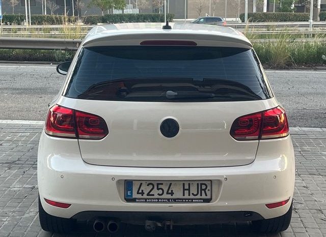 
								Volkswagen Golf 2012 lleno									