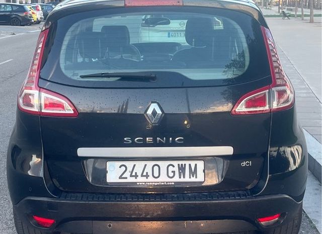 
								Renault Scenic 2010 lleno									