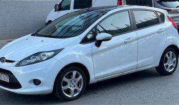 
									Ford Fiesta 2009 lleno								