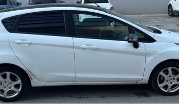 
									Ford Fiesta 2009 lleno								