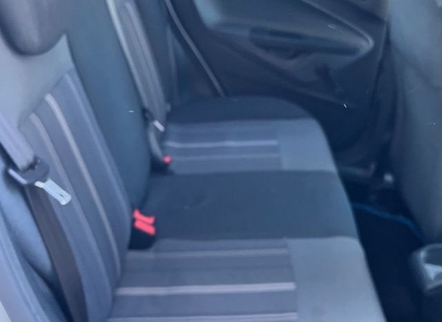 
								Ford Fiesta 2009 lleno									