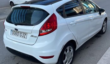 
									Ford Fiesta 2009 lleno								