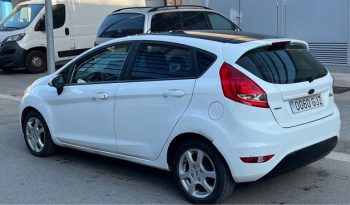 
									Ford Fiesta 2009 lleno								