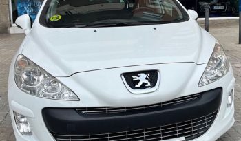 
									Peugeot 308 2010 lleno								