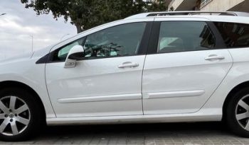 
									Peugeot 308 2010 lleno								