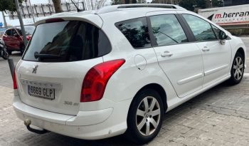 
									Peugeot 308 2010 lleno								