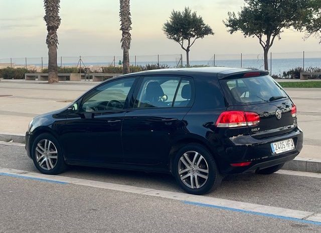 
								Volkswagen Golf 6 lleno									