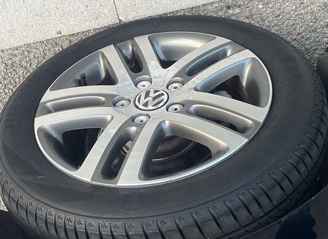 
								Volkswagen Golf 6 lleno									