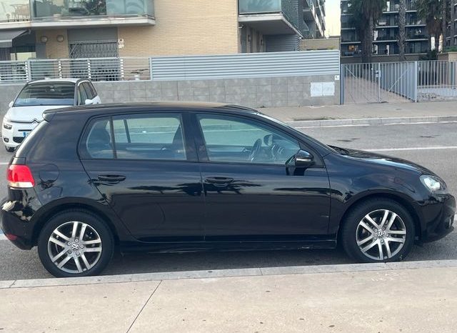 
								Volkswagen Golf 6 lleno									
