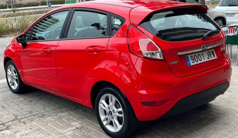 
								Ford Fiesta 2016 lleno									