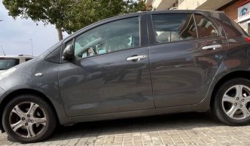 
									Toyota Yaris 2010 lleno								
